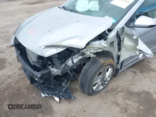 2020 Hyundai Elantra Value Edition z VIN KMHD84LF0LU083231, wystawiony jako IAAI lot #42389540 z przebiegiem 14 338 mil mil oraz . Historia ofert i sprzedaży dostępna na DreamBid. Obrazek 6.