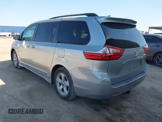 2019 Toyota Sienna LE Auto Access Seat z VIN 5TDKZ3DC1KS966037, wystawiony jako IAAI lot #41972610 z przebiegiem 59 585 mil mil oraz . Historia ofert i sprzedaży dostępna na DreamBid. Obrazek 3.