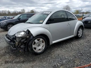 2000 Volkswagen Beetle GLX with VIN 3VWDD21C0YM482825, listed as a Copart auction lot 53031135 with 153,167 mi miles and Salvage Title. Bid and sale history available at DreamBid. Image 1.