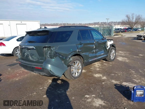 2023 Ford Explorer XLT with VIN 1FMSK8DH6PGC33797, listed as a IAAI auction lot 41111945 with 5,182 mi miles. Bid and sale history available at carsss.com. Image 4.