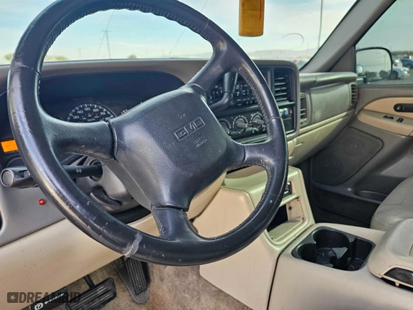 2002 GMC Yukon SLT with VIN 1GKEC13T22R316561, listed as a Copart auction lot 89024935 with 235,402 mi miles and Clean Title. Bid and sale history available at carsss.com. Image 9.
