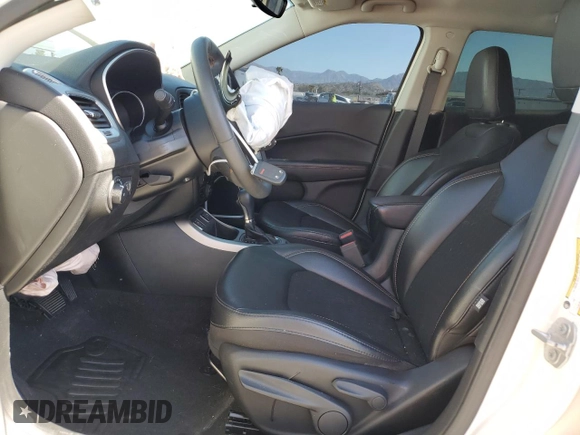 2021 Jeep Compass Altitude z VIN 3C4NJCBB4MT571230, wystawiony jako Copart lot #49747365 z przebiegiem 63 392 mil mil oraz Szkoda całkowita • Salvage title. Historia ofert i sprzedaży dostępna na DreamBid. Obrazek 7.