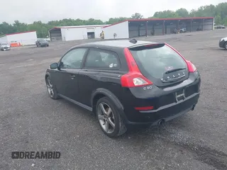 2012 Volvo C30 с VIN YV1672MKXC2275214, выставлен на аукционе IAAI как лот 42377318 с пробегом 166 496 миль миль и . История ставок и продаж доступна на DreamBid. Изображение 3.
