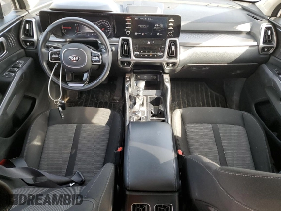 2021 Kia Sorento X-Line z VIN 5XYRGDLF8MG038912, wystawiony jako Copart lot #46582275 z przebiegiem 130 794 mil mil oraz Szkoda całkowita • Salvage title. Historia ofert i sprzedaży dostępna na DreamBid. Obrazek 8.