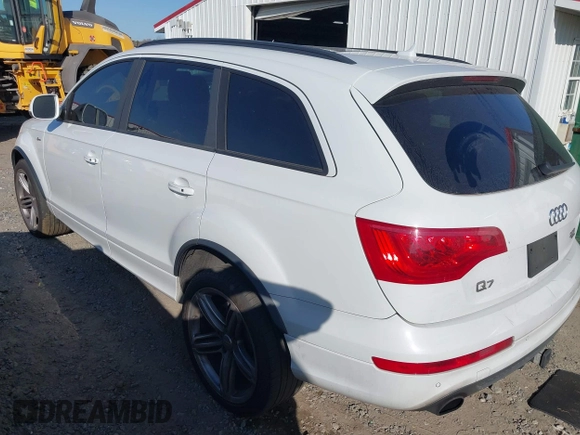 2015 Audi Q7 3.0T S line Prestige with VIN WA1DGAFEXFD016210, listed as a IAAI auction lot 41497668 with 142,709 mi miles. Bid and sale history available at carsss.com. Image 3.