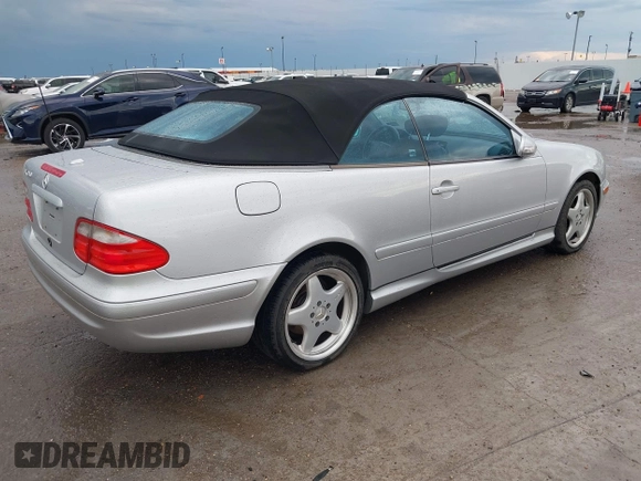 2001 Mercedes-Benz CLK with VIN WDBLK70G41T081841, listed as a IAAI auction lot 42144737 with Not Provided miles and . Bid and sale history available at carsss.com. Image 4.
