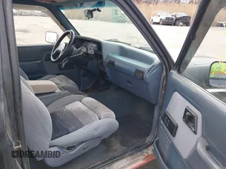 1992 Ford Ranger with VIN 1FTCR15T7NPA21499, listed as a IAAI auction lot 41815175 with 53,179 mi miles and . Bid and sale history available at DreamBid. Image 5.