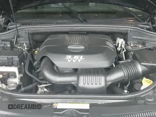 2012 Jeep Grand Cherokee Laredo z VIN 1C4RJFAG8CC268896, wystawiony jako IAAI lot #43308333 z przebiegiem 190 533 mil mil oraz . Historia ofert i sprzedaży dostępna na DreamBid. Obrazek 12.