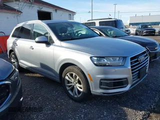 2019 Audi Q7 Premium Plus z VIN WA1LAAF77KD003889, wystawiony jako IAAI lot #41592389 z przebiegiem 121 179 mil mil oraz . Historia ofert i sprzedaży dostępna na DreamBid. Obrazek 1.