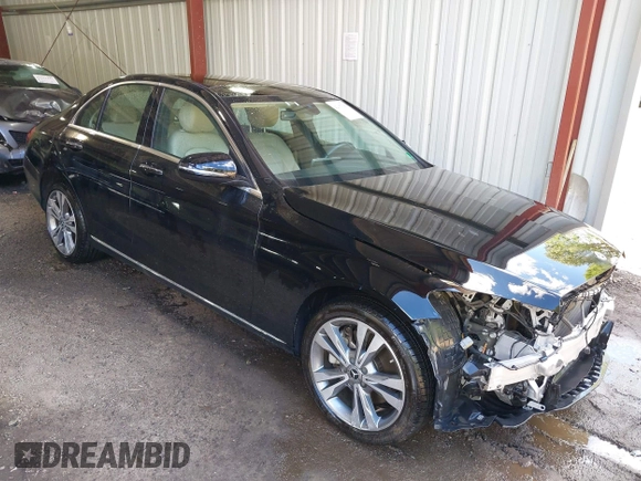 2021 Mercedes-Benz C 300 z VIN W1KWF8EB2MR642843, wystawiony jako IAAI lot #42167645 z przebiegiem 50 435 mil mil oraz . Historia ofert i sprzedaży dostępna na DreamBid. Obrazek 1.