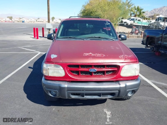 2000 Ford Explorer XLT with VIN 1FMDU73E7YZB22587, listed as a IAAI auction lot 41658860 with 204,936 mi miles. Bid and sale history available at carsss.com. Image 6.