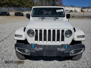 2022 Jeep Wrangler Unlimited Sahara with VIN 1C4JJXP60NW158556, listed as a Copart auction lot 46195725 with 30,773 mi miles and Salvage title. Bid and sale history available at DreamBid. Image 5.