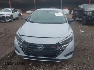2024 Nissan Versa SR z VIN 3N1CN8FV2RL910073, wystawiony jako IAAI lot #42509343 z przebiegiem 28 837 mil mil oraz . Historia ofert i sprzedaży dostępna na DreamBid. Obrazek 12.