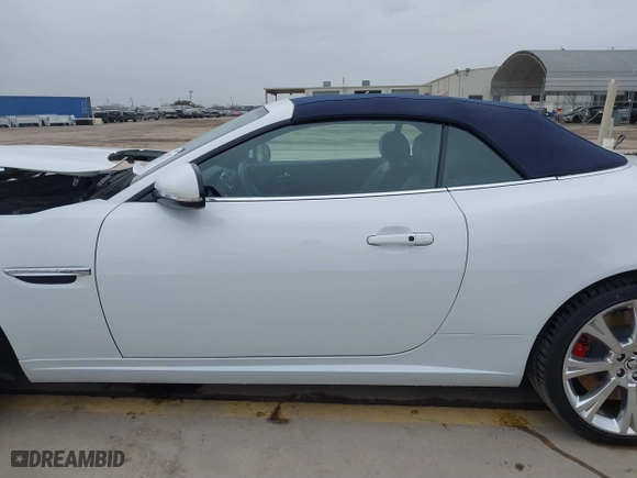 2014 Jaguar XK with VIN SAJWA4EC9EMB52042, listed as a IAAI auction lot 41635233 with 10,566 mi miles. Bid and sale history available at carsss.com. Image 14.