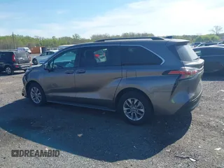 2021 Toyota Sienna LE z VIN 5TDKSKFCXMS031520, wystawiony jako IAAI lot #42080878 z przebiegiem 66 336 mil mil oraz . Historia ofert i sprzedaży dostępna na DreamBid. Obrazek 14.