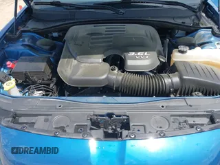 2020 Chrysler 300 S z VIN 2C3CCABG7LH188735, wystawiony jako IAAI lot #42051069 z przebiegiem 83 536 mil mil oraz . Historia ofert i sprzedaży dostępna na DreamBid. Obrazek 10.