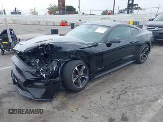 2021 Ford Mustang EcoBoost z VIN 1FA6P8TH7M5115490, wystawiony jako IAAI lot #42428724 z przebiegiem 47 417 mil mil oraz . Historia ofert i sprzedaży dostępna na DreamBid. Obrazek 17.