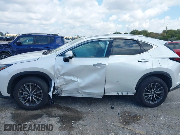2024 Lexus NX 250 с VIN 2T2ADCAZ9RC015022, выставлен на аукционе IAAI как лот 42053721 с пробегом 11 458 миль миль и . История ставок и продаж доступна на DreamBid. Изображение 6.