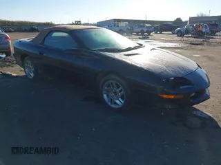 1996 Chevrolet Camaro Z28 z VIN 2G1FP32PXT2166409, wystawiony jako IAAI lot #41264761 z przebiegiem 143 820 mil mil oraz . Historia ofert i sprzedaży dostępna na DreamBid. Obrazek 1.