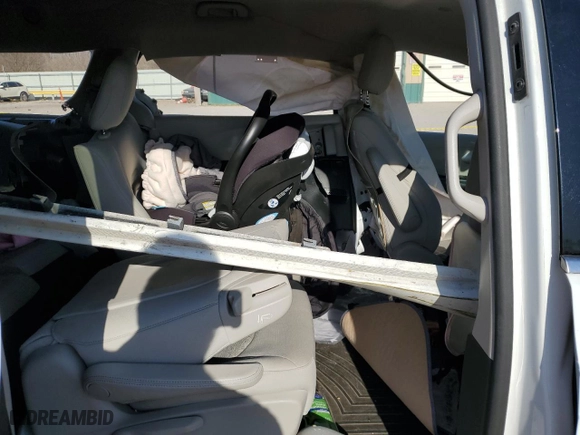 2018 Chrysler Pacifica Hybrid Touring Plus with VIN 2C4RC1H71JR159333, listed as a Copart auction lot 49529185 with 0 mi miles and Salvage Title. Bid and sale history available at carsss.com. Image 11.