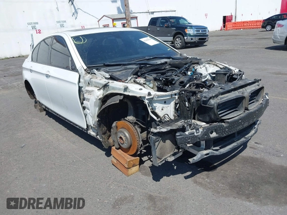 2015 BMW 5 Series 535i z VIN WBA5B1C51FD920568, wystawiony jako IAAI lot #42182520 z przebiegiem Nie podano mil oraz . Historia ofert i sprzedaży dostępna na DreamBid. Obrazek 1.