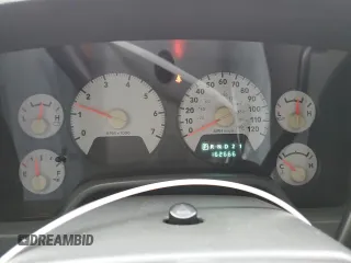 2008 Dodge 1500 SLT z VIN 1D7HU18N88S517520, wystawiony jako Copart lot #44958945 z przebiegiem 162 666 mil mil oraz Szkoda całkowita • Salvage title. Historia ofert i sprzedaży dostępna na DreamBid. Obrazek 9.