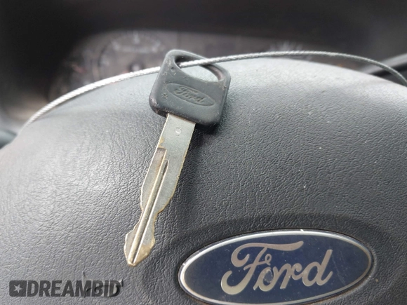2006 Ford F-250 XL с VIN 1FTSW215X6EC63928, выставлен на аукционе IAAI как лот 42803721 с пробегом 132 695 миль миль и . История ставок и продаж доступна на DreamBid. Изображение 11.