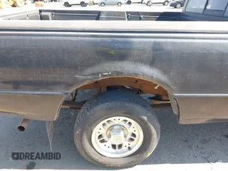 1995 Ford Ranger Splash z VIN 1FTCR14U4SPA42901, wystawiony jako IAAI lot #42497056 z przebiegiem 251 549 mil mil oraz . Historia ofert i sprzedaży dostępna na DreamBid. Obrazek 6.