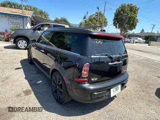 2012 MINI Clubman z VIN WMWZF3C53CT190083, wystawiony jako Copart lot #58027325 z przebiegiem 111 815 mil mil oraz Tytuł czysty. Historia ofert i sprzedaży dostępna na DreamBid. Obrazek 3.