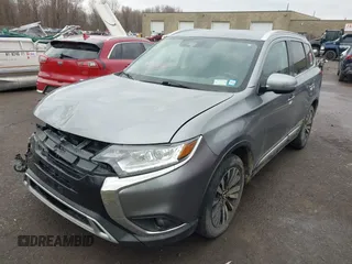 2020 Mitsubishi Outlander ES z VIN JA4AZ3A34LZ021352, wystawiony jako IAAI lot #41853465 z przebiegiem 92 412 mil mil oraz . Historia ofert i sprzedaży dostępna na DreamBid. Obrazek 17.