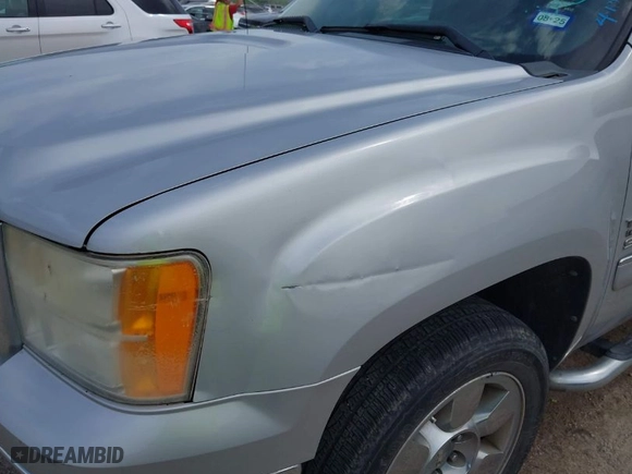 2011 GMC Sierra 1500 SLE with VIN 3GTP1VE05BG361711, listed as a IAAI auction lot 41927412 with 105,095 mi miles. Bid and sale history available at carsss.com. Image 17.