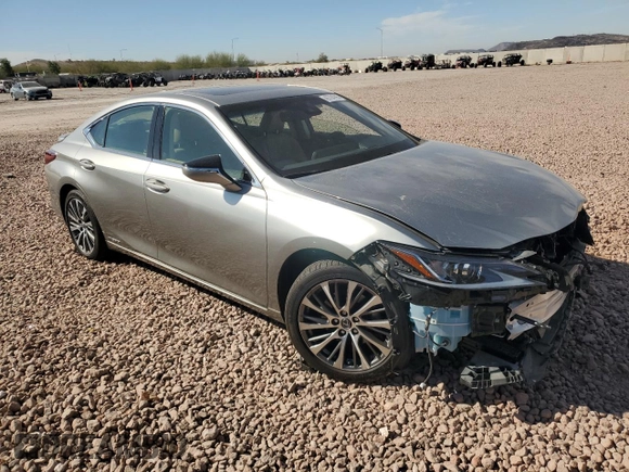 2019 Lexus ES 300h z VIN JTHB21B19K2032451, wystawiony jako Copart lot #45764795 z przebiegiem 43 645 mil mil oraz Szkoda całkowita • Salvage title. Historia ofert i sprzedaży dostępna na DreamBid. Obrazek 4.
