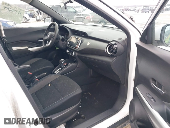 2019 Nissan Kicks S with VIN 3N1CP5CU0KL542096, listed as a IAAI auction lot 41390268 with 115,861 mi miles and . Bid and sale history available at carsss.com. Image 5.