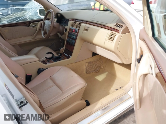 2001 Mercedes-Benz E-Class with VIN WDBJH65J31B364290, listed as a IAAI auction lot 41545677 with 162,040 mi miles. Bid and sale history available at carsss.com. Image 5.