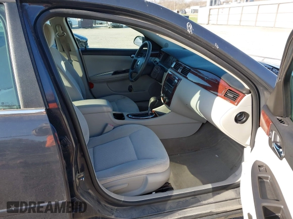 2008 Chevrolet Impala LS z VIN 2G1WB58K381310577, wystawiony jako IAAI lot #41977761 z przebiegiem 134 170 mil mil oraz . Historia ofert i sprzedaży dostępna na DreamBid. Obrazek 5.