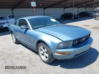 2007 Ford Mustang Deluxe z VIN 1ZVFT80N775363725, wystawiony jako IAAI lot #42544069 z przebiegiem 200 300 mil mil oraz . Historia ofert i sprzedaży dostępna na DreamBid. Obrazek 1.