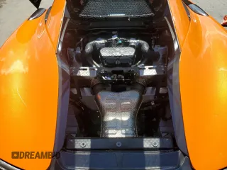 2017 McLaren 570S z VIN SBM13DAA7HW001866, wystawiony jako Copart lot #59182654 z przebiegiem 32 951 mil mil oraz Szkody całkowita. Historia ofert i sprzedaży dostępna na DreamBid. Obrazek 11.