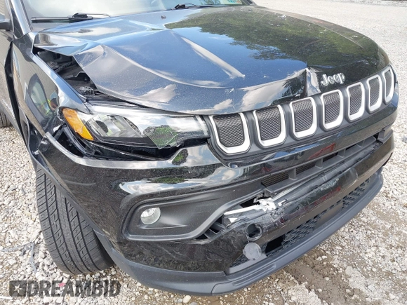 2022 Jeep Compass Latitude Lux with VIN 3C4NJDFBXNT141932, listed as a IAAI auction lot 42527878 with 29,855 mi miles and . Bid and sale history available at DreamBid. Image 20.