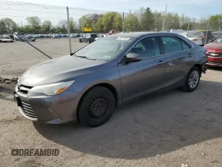 2015 Toyota Camry XLE with VIN 4T1BF1FK6FU935865, listed as a Copart auction lot 53271435 with 104,281 mi miles and Salvage Title. Bid and sale history available at DreamBid. Image 1.