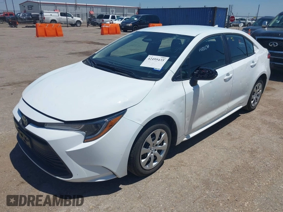 2025 Toyota Corolla LE z VIN 5YFB4MDE0SP287827, wystawiony jako IAAI lot #42495435 z przebiegiem 7 062 mil mil oraz . Historia ofert i sprzedaży dostępna na DreamBid. Obrazek 18.