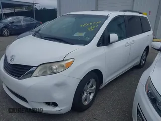 2011 Toyota Sienna LE AAS z VIN 5TDKK3DC7BS051343, wystawiony jako IAAI lot #42611095 z przebiegiem 211 223 mil mil oraz . Historia ofert i sprzedaży dostępna na DreamBid. Obrazek 18.