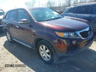 2013 Kia Sorento LX with VIN 5XYKTCA62DG331960, listed as a IAAI auction lot 41971476 with 186,287 mi miles. Bid and sale history available at carsss.com. Image 1.