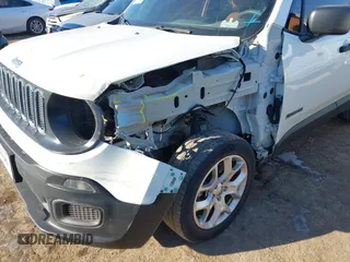 2018 Jeep Renegade Sport with VIN ZACCJBAB3JPJ29591, listed as a IAAI auction lot 41579924 with 62,900 mi miles. Bid and sale history available at carsss.com. Image 6.
