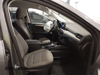 2022 Ford Escape SE z VIN 1FMCU9G69NUA92477, wystawiony jako IAAI lot #42202034 z przebiegiem 29 232 mil mil oraz . Historia ofert i sprzedaży dostępna na DreamBid. Obrazek 5.