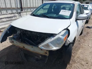 2017 Nissan Versa SV z VIN 3N1CN7AP6HL842992, wystawiony jako IAAI lot #42001775 z przebiegiem Nie podano mil oraz . Historia ofert i sprzedaży dostępna na DreamBid. Obrazek 6.