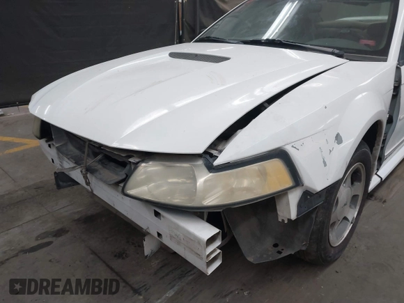 2000 Ford Mustang z VIN 1FAFP4043YF159108, wystawiony jako IAAI lot #41885338 z przebiegiem 286 158 mil mil oraz . Historia ofert i sprzedaży dostępna na DreamBid. Obrazek 6.