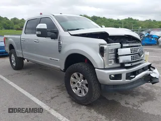 2017 Ford F-250 Lariat z VIN 1FT7W2BT0HED15184, wystawiony jako IAAI lot #42133773 z przebiegiem 88 679 mil mil oraz . Historia ofert i sprzedaży dostępna na DreamBid. Obrazek 1.