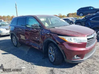 2016 Toyota Highlander LE with VIN 5TDBKRFH1GS321654, listed as a IAAI auction lot 40691627 with 93,496 mi miles. Bid and sale history available at carsss.com. Image 6.