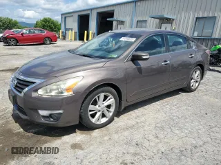 2015 Nissan Altima 2.5 with VIN 1N4AL3AP1FC474805, listed as a Copart auction lot 61560655 with 176,440 mi miles and Salvage title. Bid and sale history available at DreamBid. Image 1.