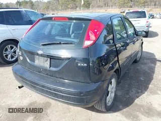 2005 Ford Focus S with VIN 3FAFP37N35R123622, listed as a IAAI auction lot 41778241 with 176,611 mi miles and . Bid and sale history available at carsss.com. Image 4.